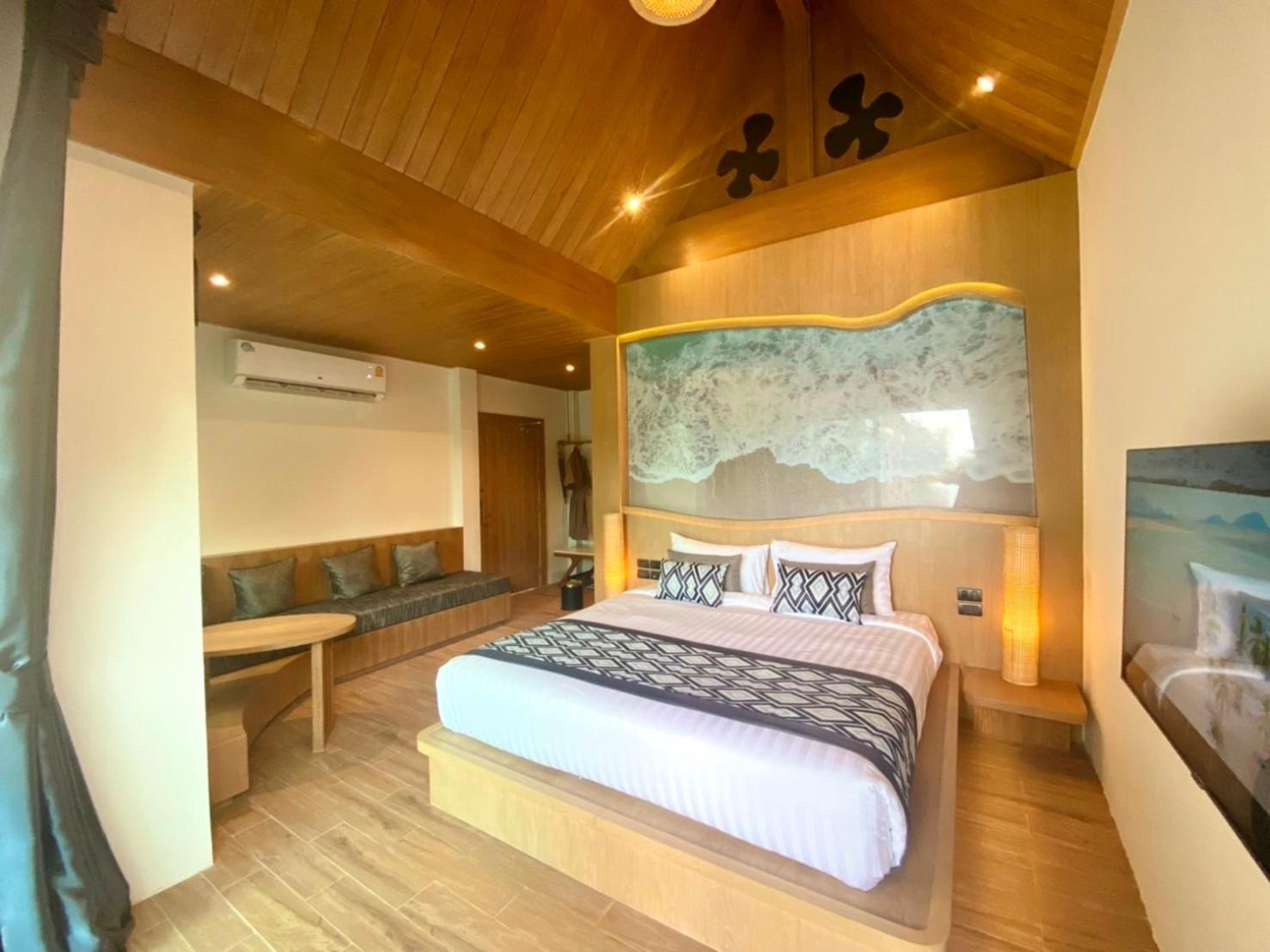 Junior Suite, Pool Access