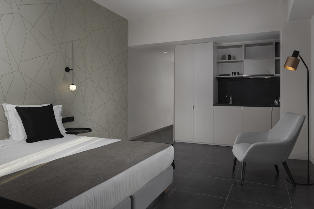 Azur Suites 6/15