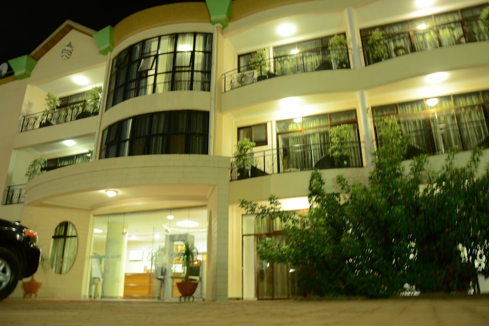 Five To Five Hotel 2/71
