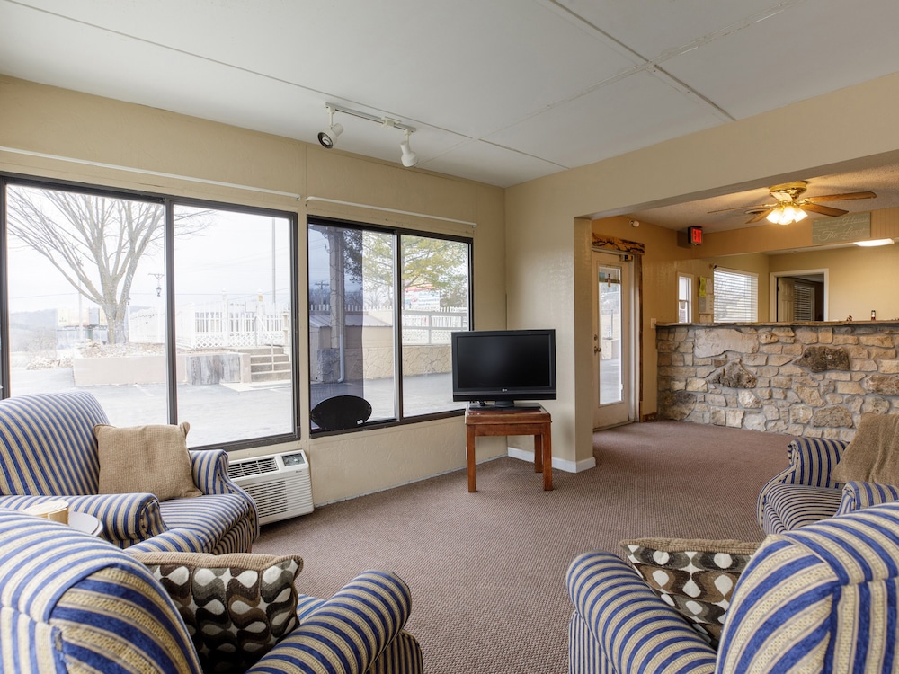 Hotel Branson MO 165 28/33