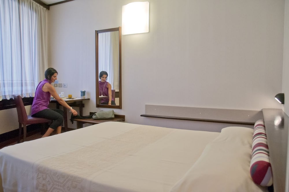 ITALIA CAGLIARI HOTEL 8/50