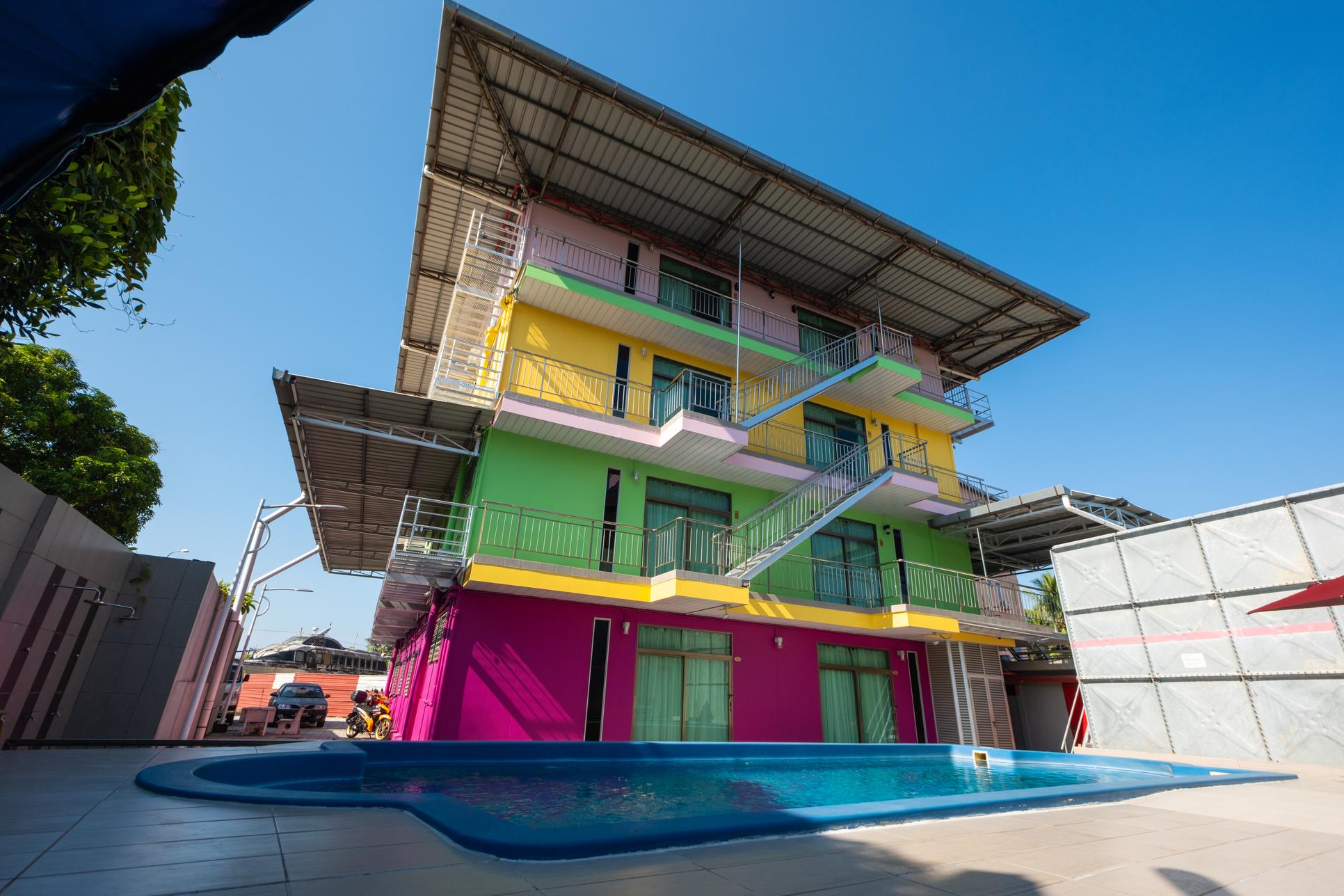3 BEDROOM