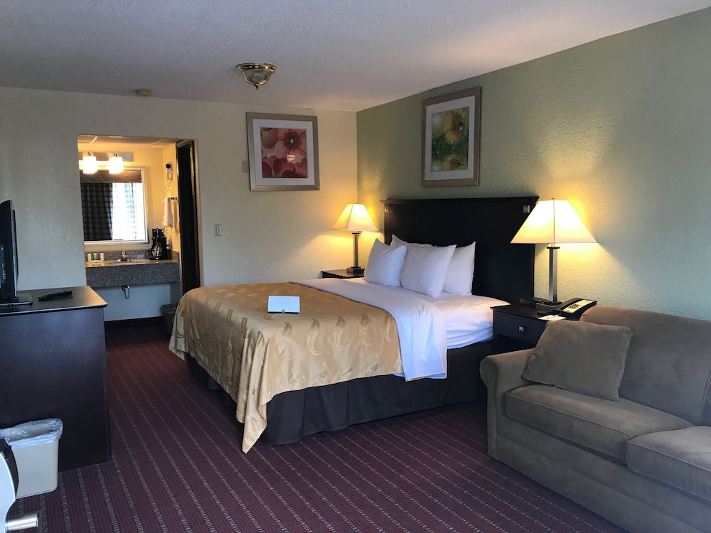 Quality Inn Huntingburg - Jasper 12/37
