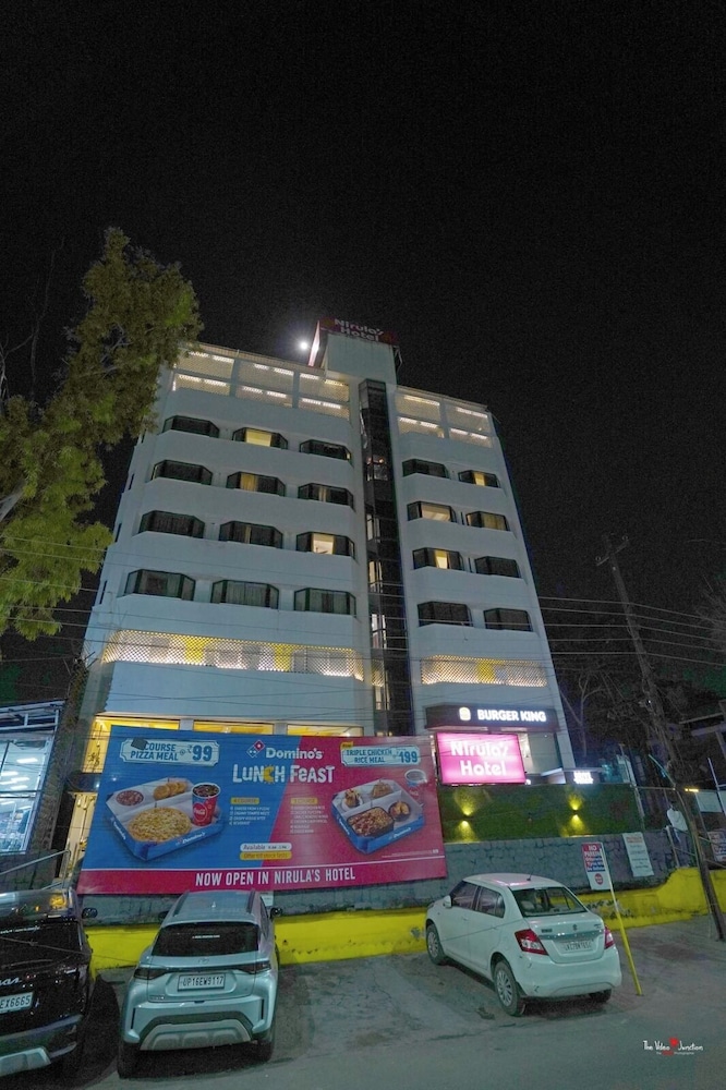 Nirulas Hotel 4/50