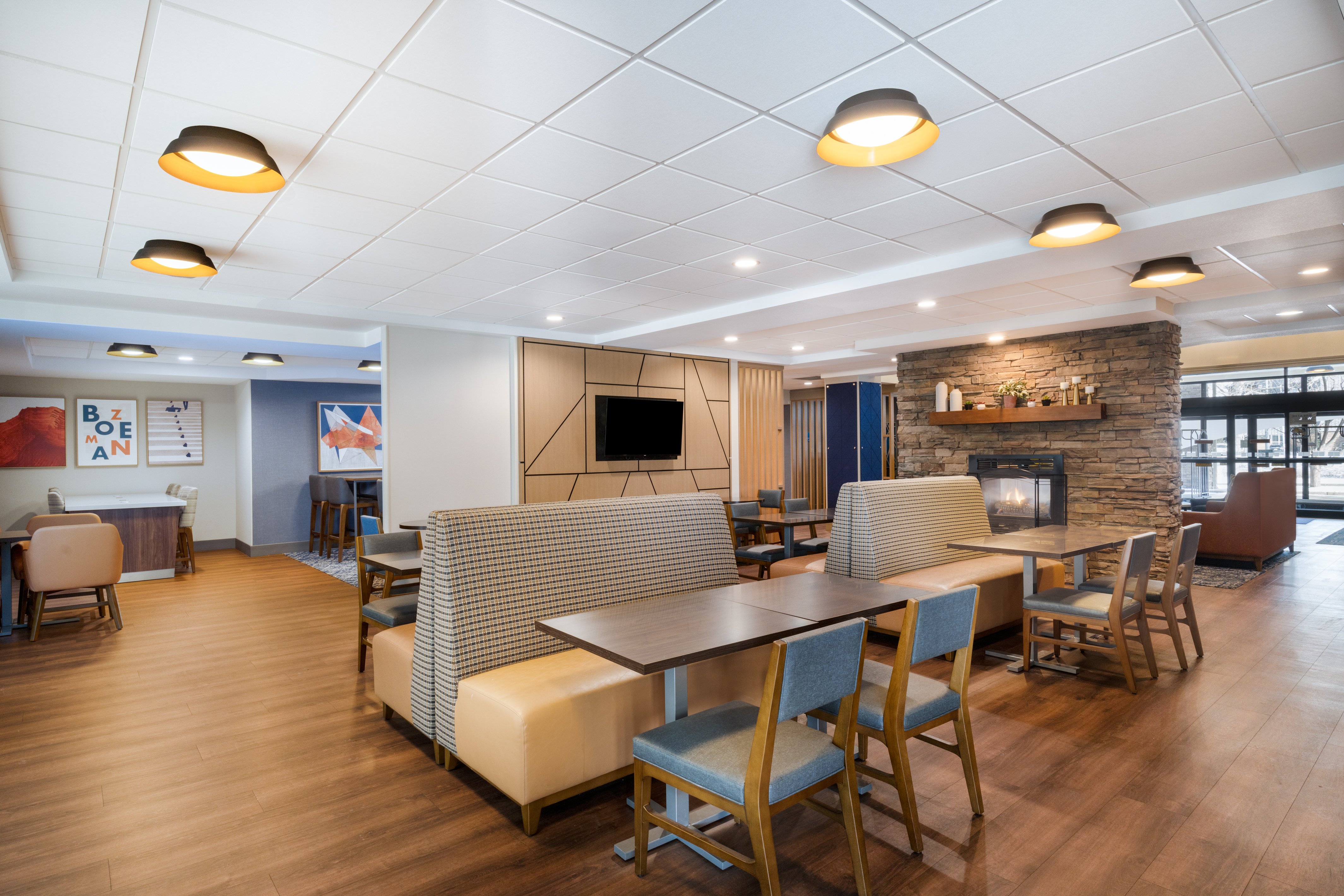 HOLIDAY INN EXPRESS HOTEL AND SUITES BOZEMAN WEST 51/75