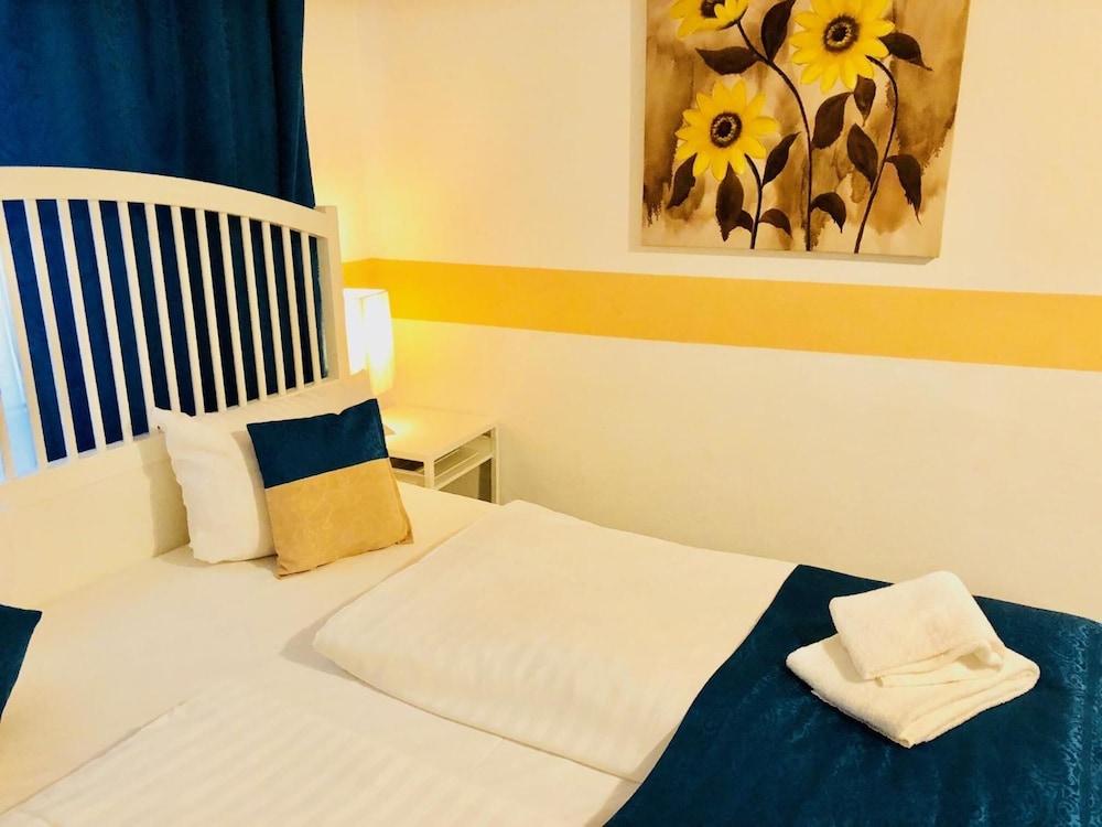 Hotel Condor 11/41