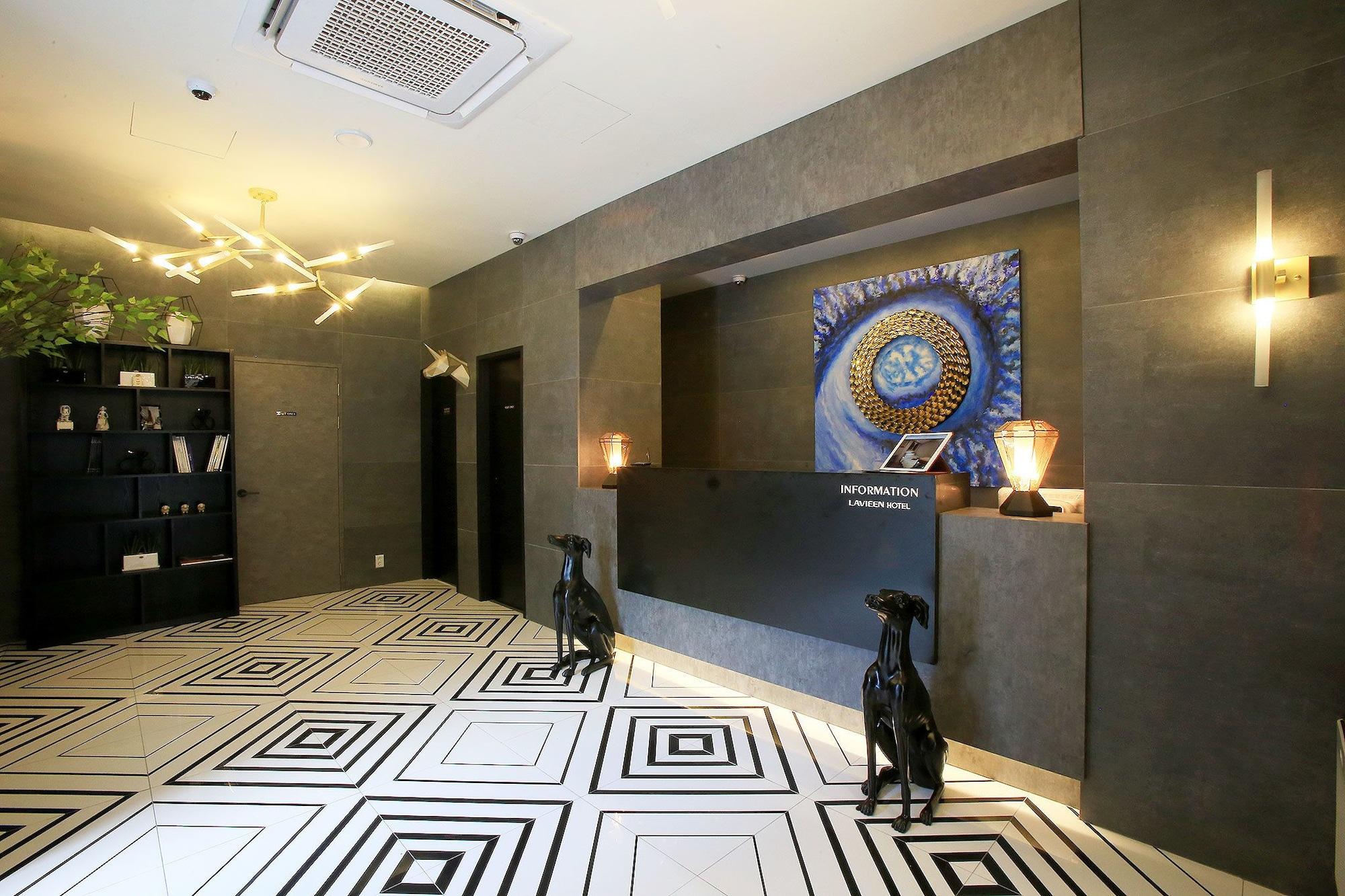 Hotel Lavieen 5/100