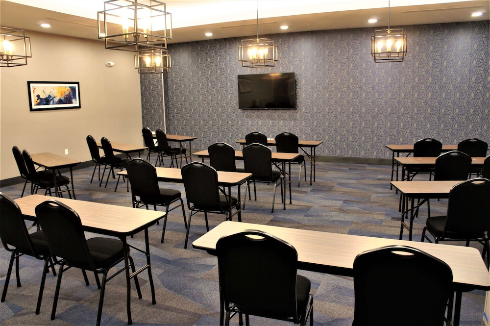 La Quinta Inn & Suites By Wyndham Marysville 49/57