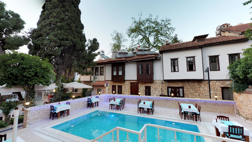 Urcu Hotel 44/49