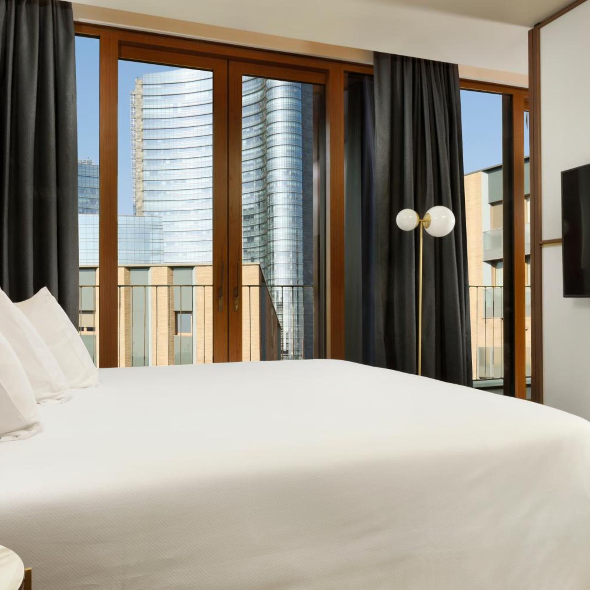 Junior Suite, with Extra Bed, City View
