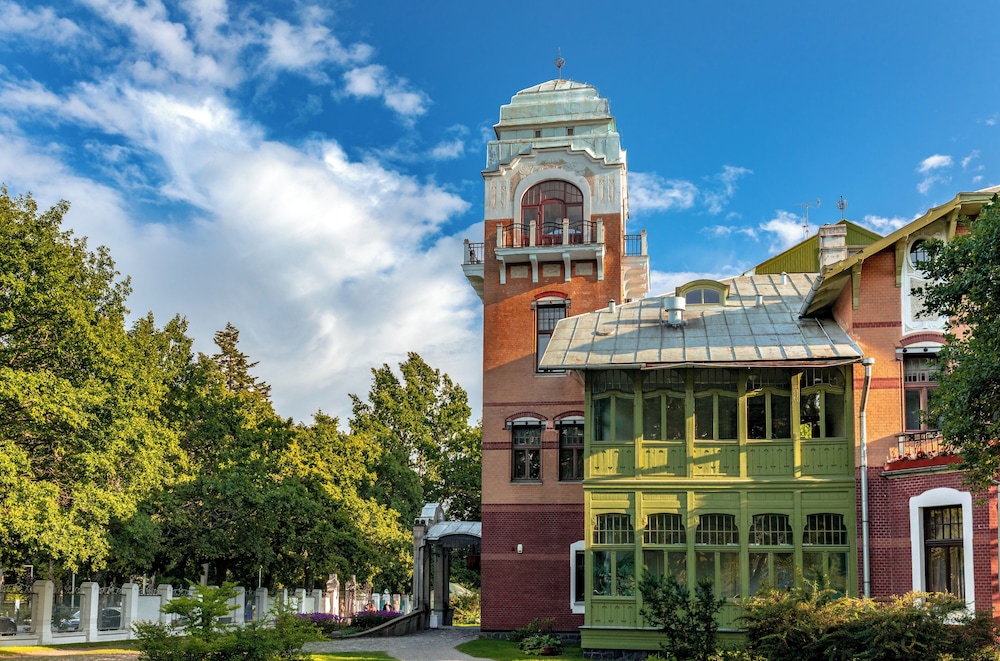 Villa Ammende Restoran and Hotell 3/50