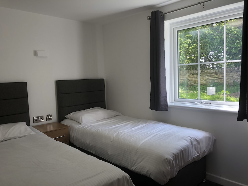 Ilfracombe Holiday Park 13/76