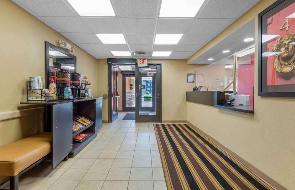 Studio 6 Corporate Extended Stay Amherst Buffalo NY 9/60