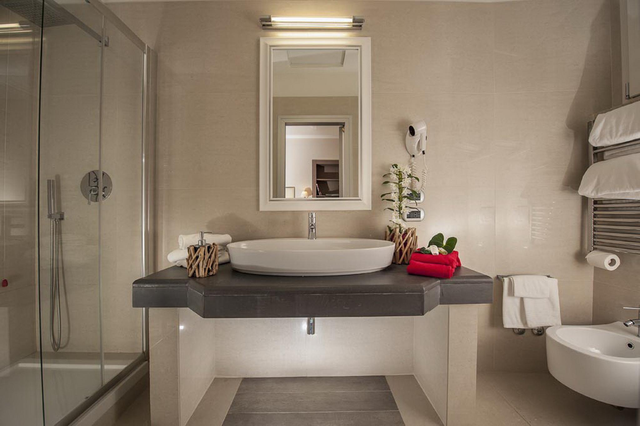 Superior, Queen Bed