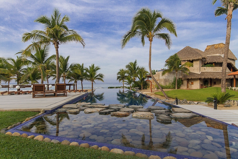 Las Palmas Luxury Villas 18/50