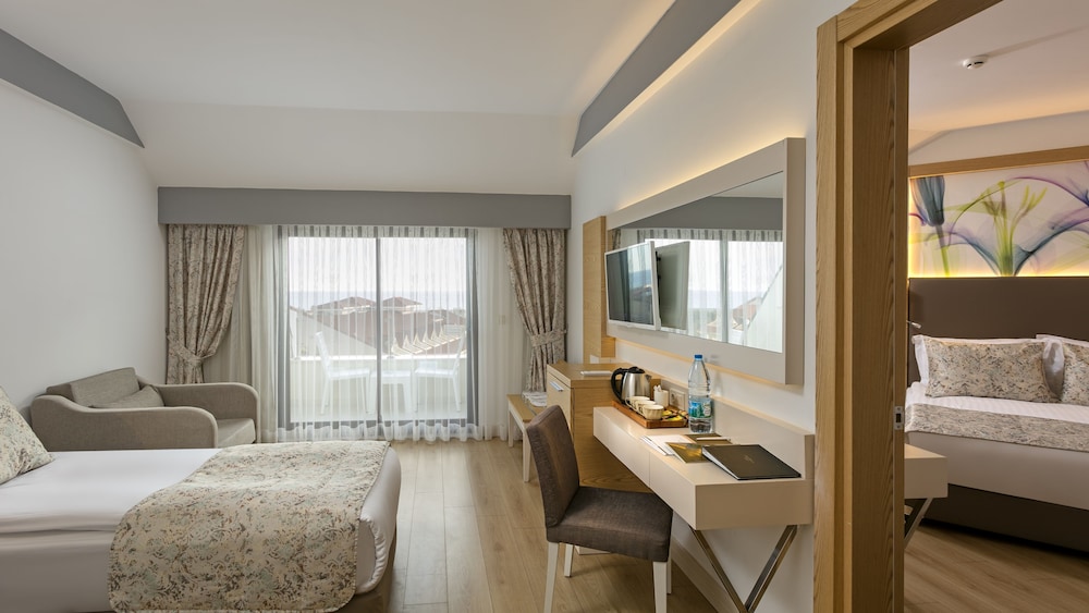 Glamour Resort Spa 35/70