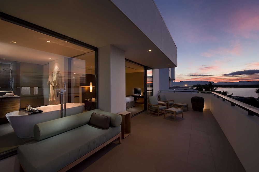 Hilton Fiji Beach Resort And Spa 50/82