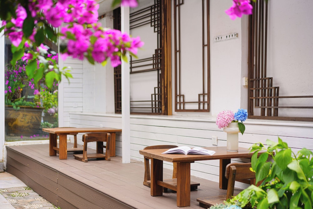 Lijiang Naxi Hereditary Courtyard 30/49
