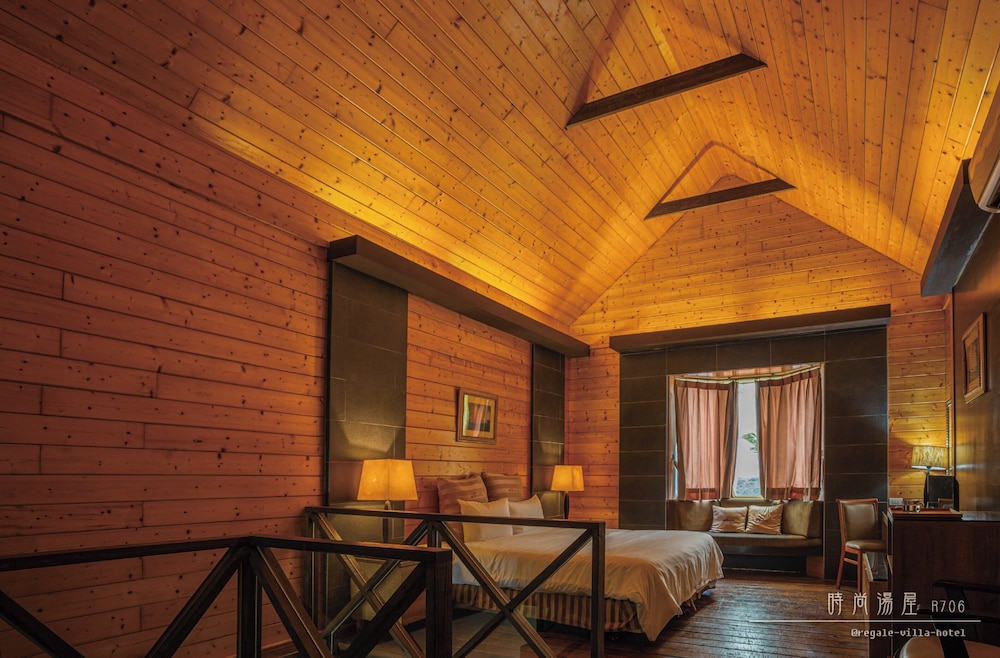 Regale Villa Hotel 32/73