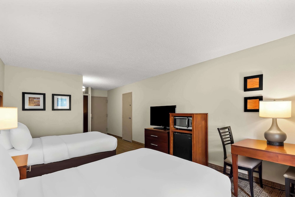 ROOM, 2 DOUBLE BEDS