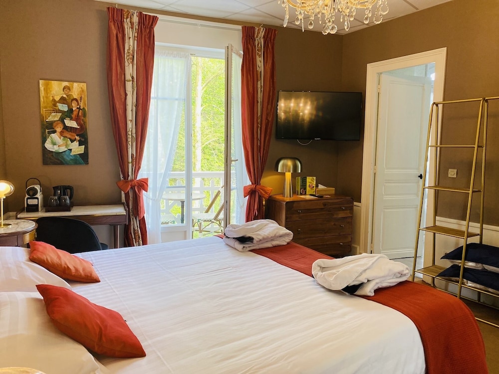 HOTEL LE ROC AU CHIEN 11/53