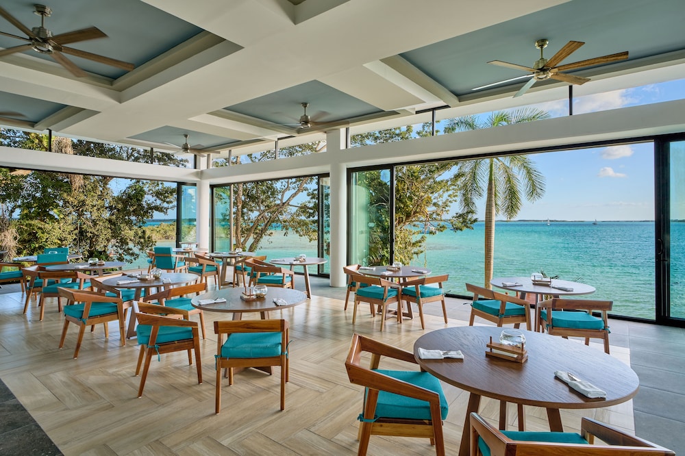 Cristalino Lagoon Front Hotel, Restaurant & Spa 78/94