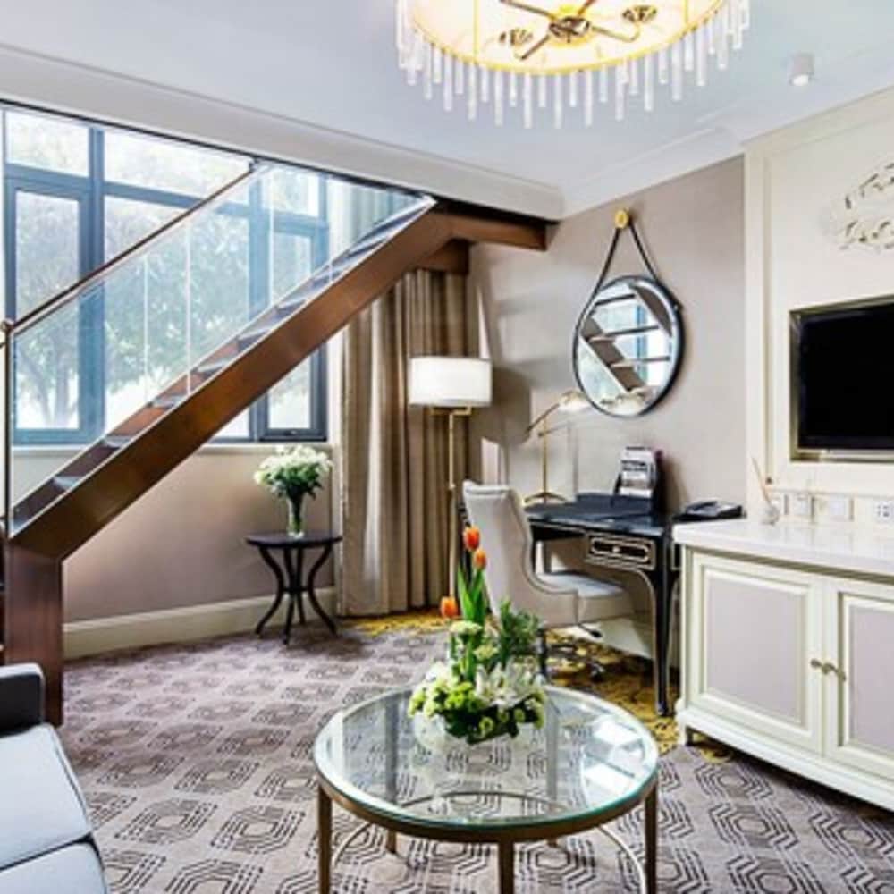 CROWNE PLAZA ZHENGZHOU 13/80