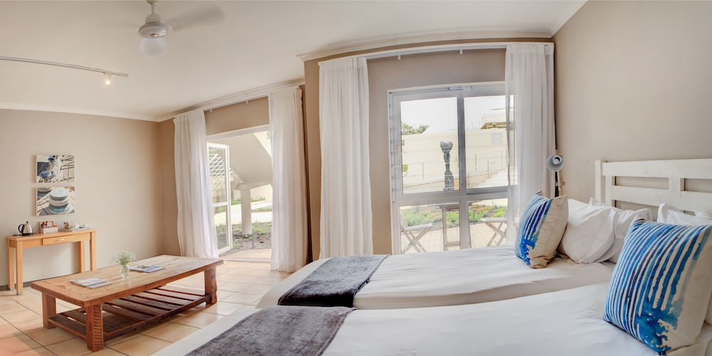 Abalone Guest Lodge 6/50