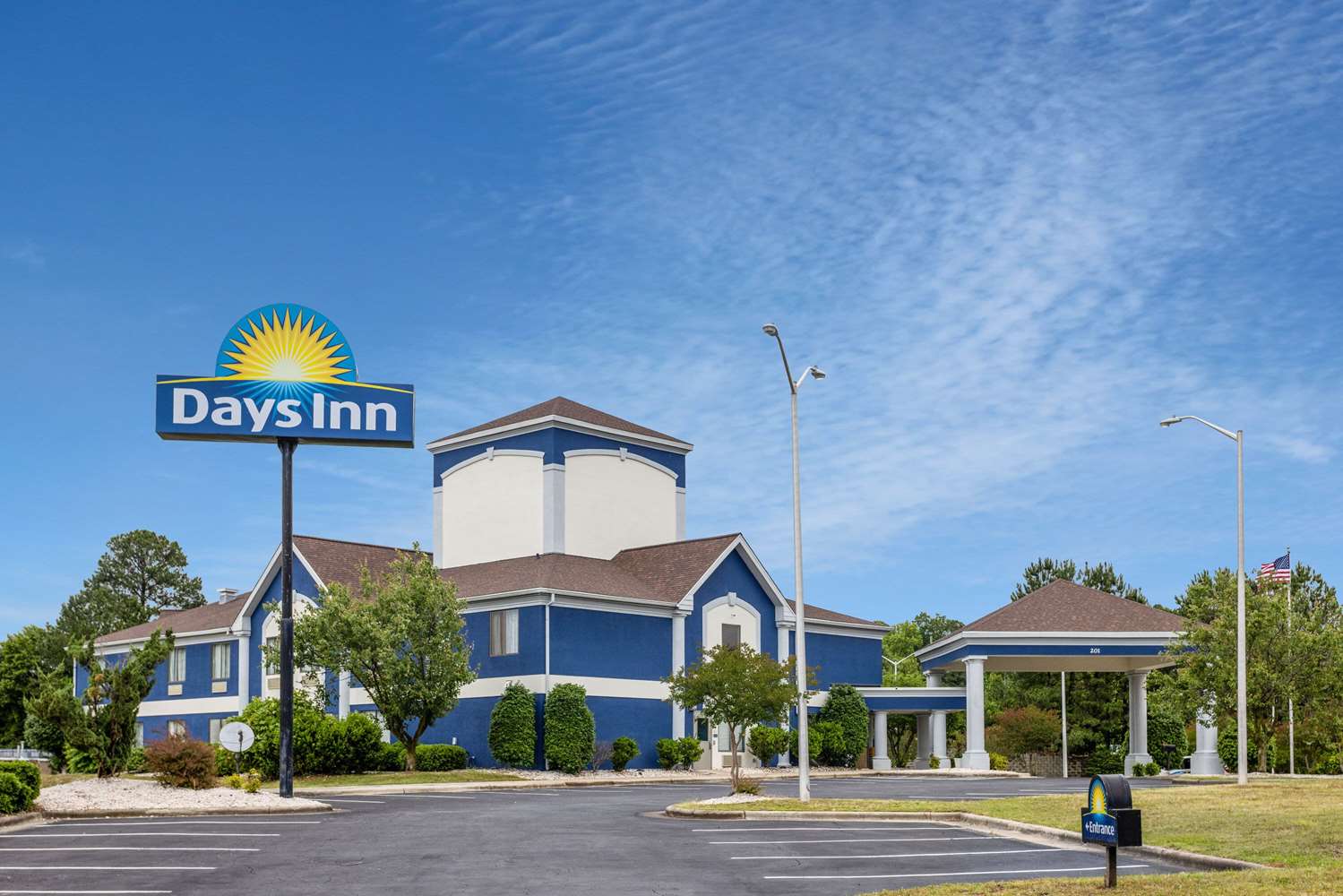 Days Inn by Wyndham Louisburg 6/44