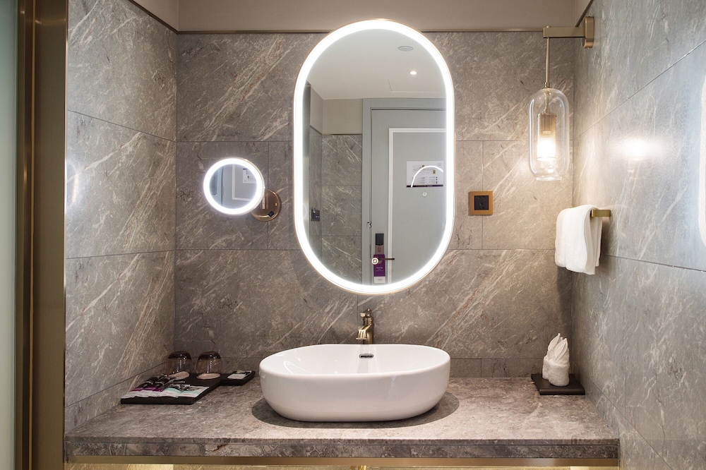 Mercure Harbin Hexing Road 44/48