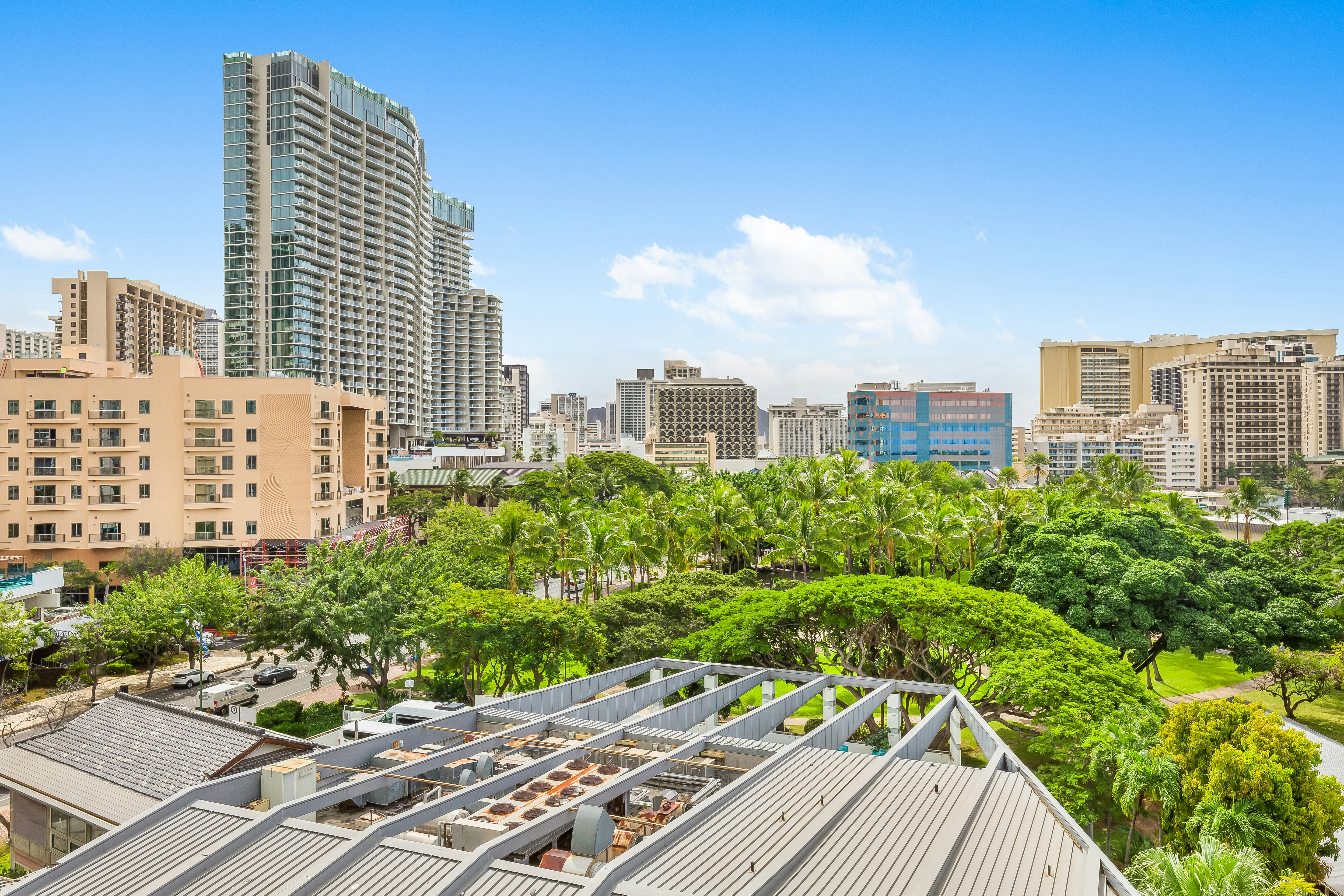 Luana Waikiki Hotel and Suites 42/50