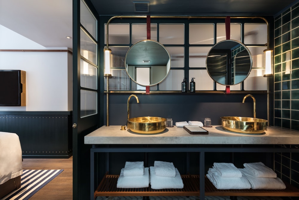 The Fleming Hong Kong 48/48