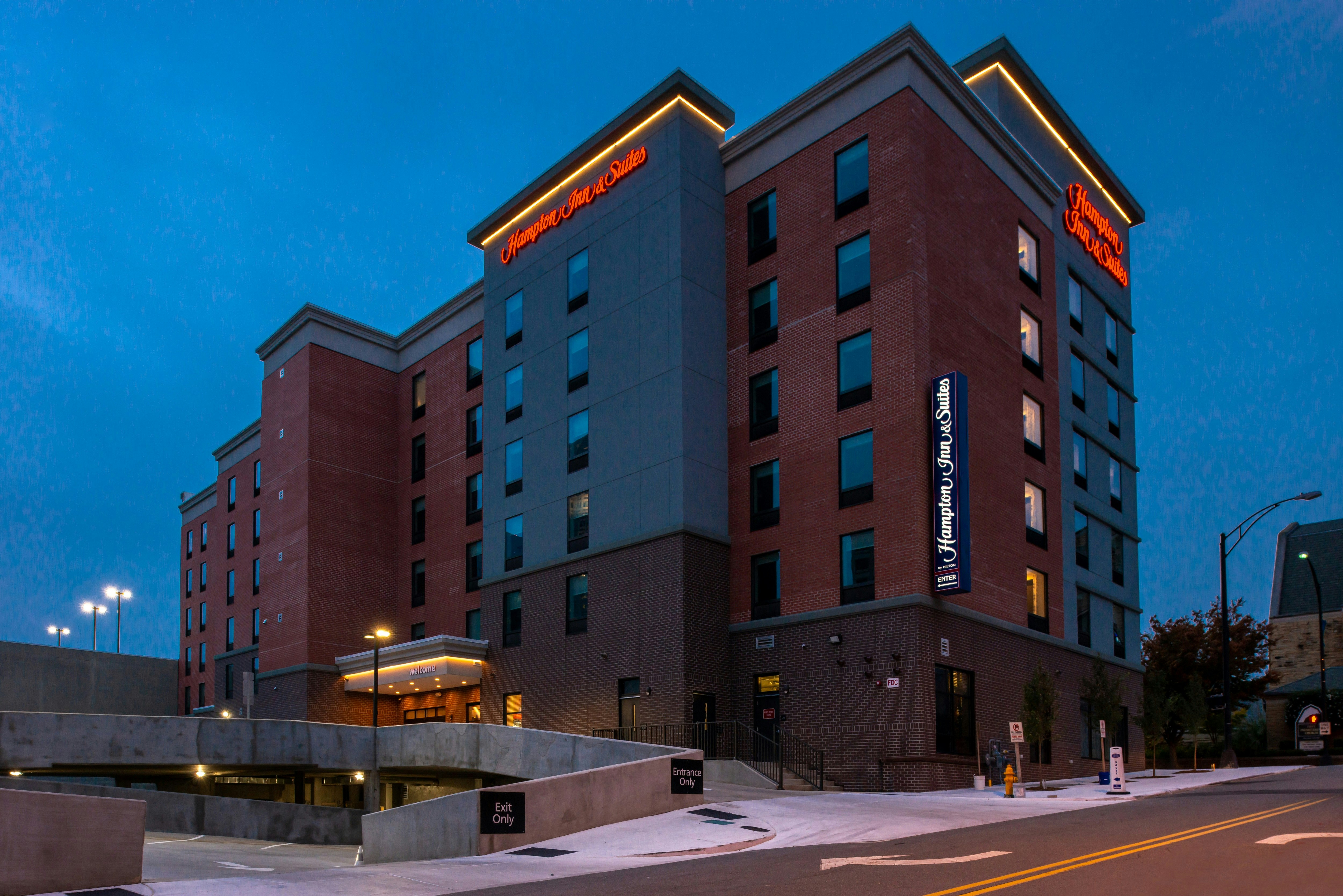 Hampton Inn And Suites Winston Salem Downtown 51/53