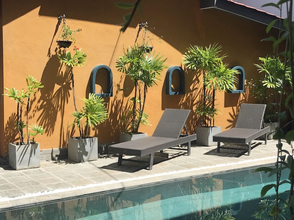 Suite Lanka 24/50