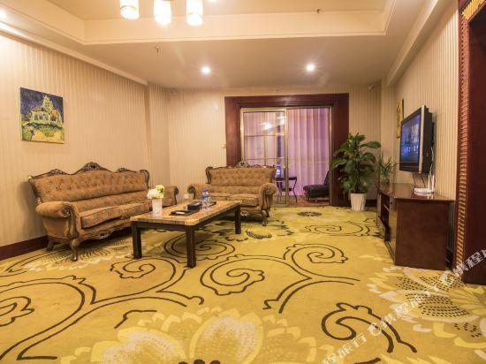 Jun Yi Kai Yue Hotel 25/32