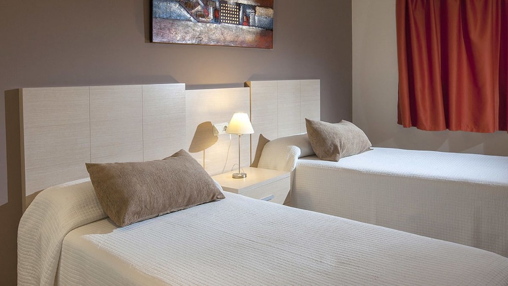 Apartamentos del Mar 9/28