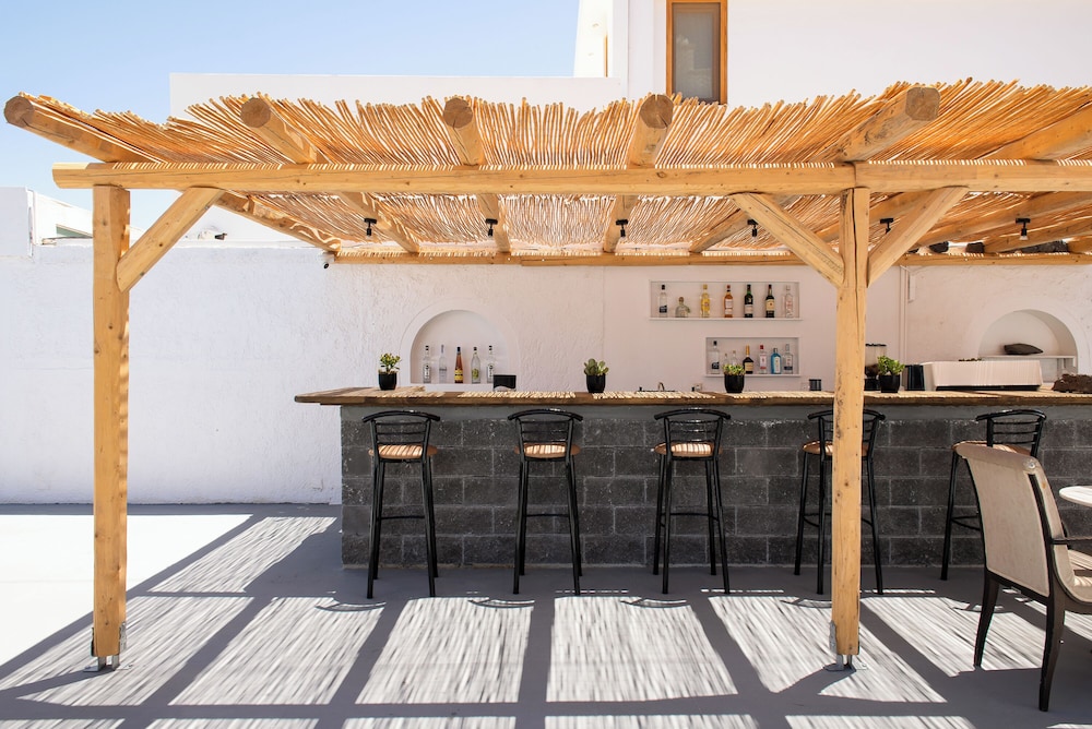 The Noverian Bios Santorini Boutique Hotel 11/78