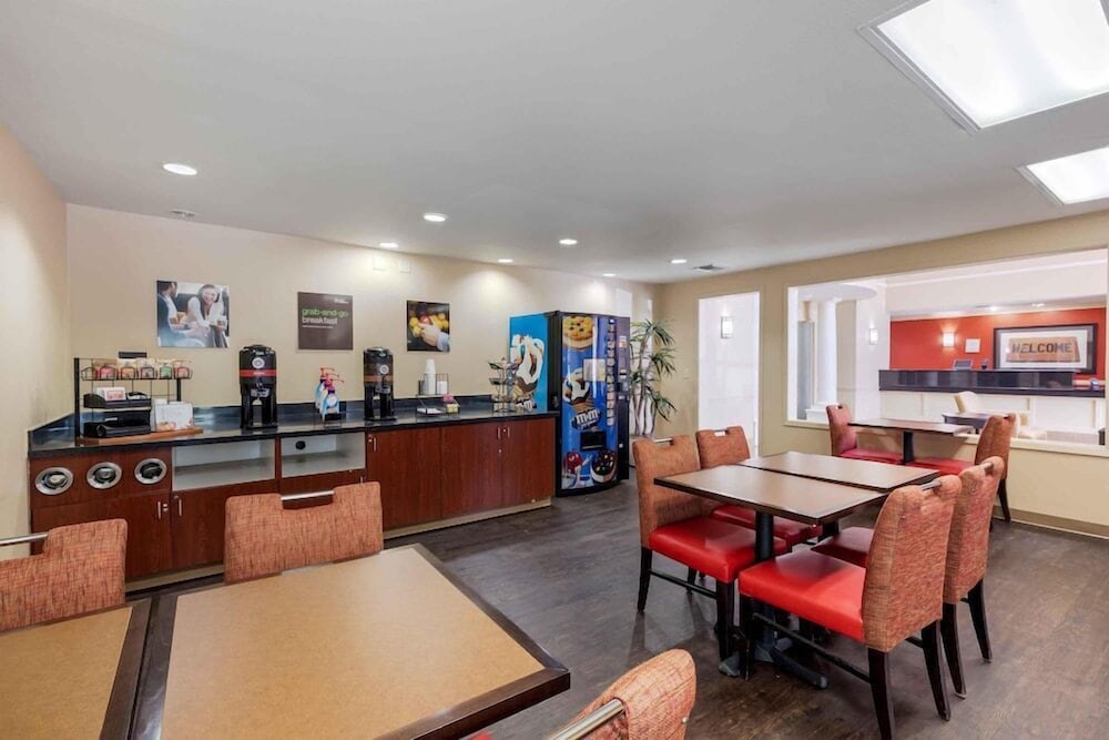Hawthorn Extended Stay by Wyndham Irving Las Colinas 58/69