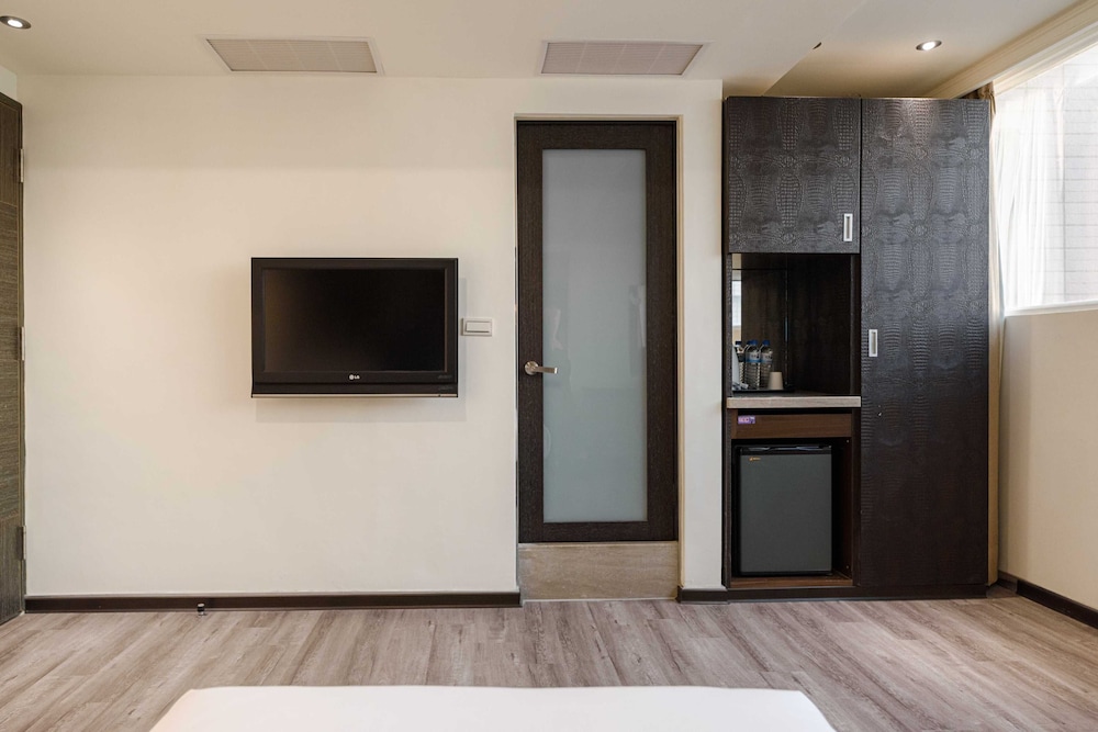 Jih Lih Hotel 32/38