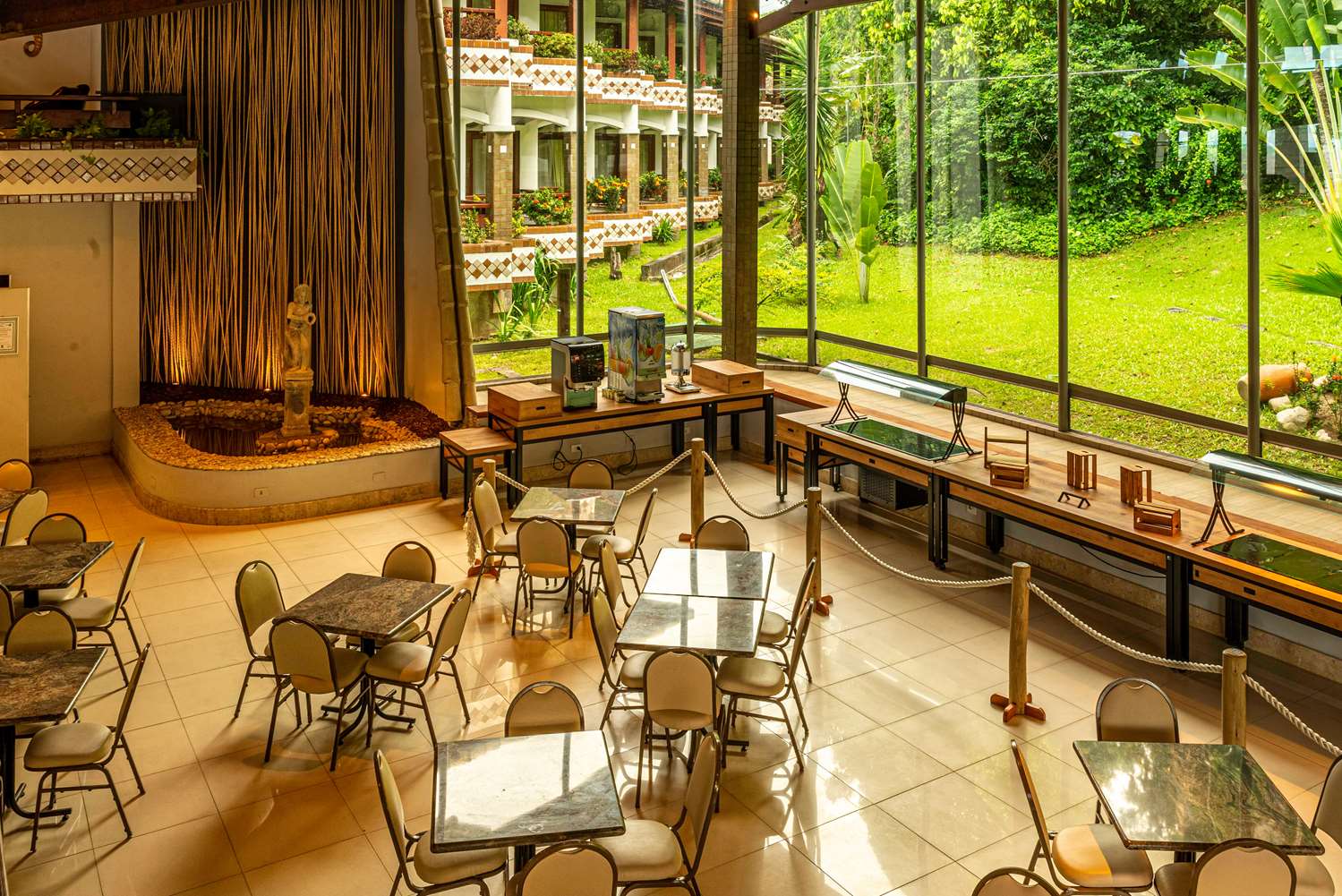restaurant cafeteria