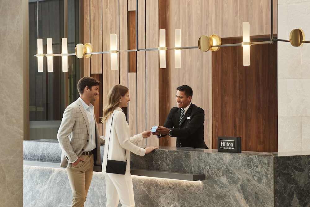 Parmelia Hilton 4/65