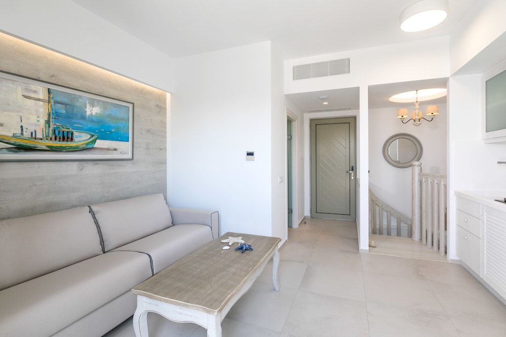 White Pearls Luxury Suites - Adults Only 38/69