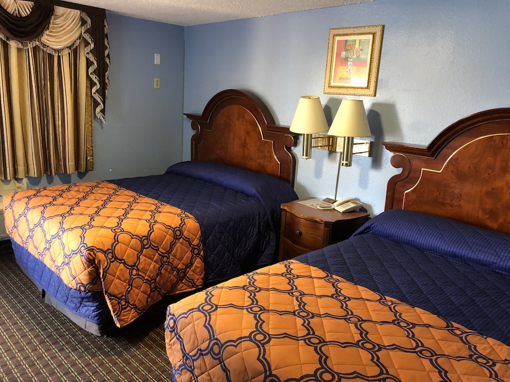 A Fisher's Inn Motel 24/63