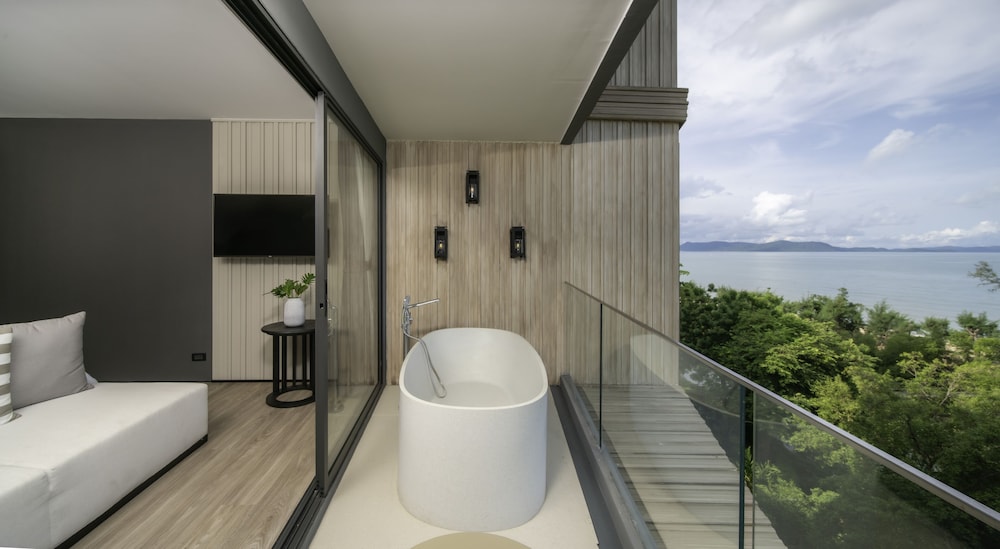 Ocean, Executive, King Bed، Bayphere Hotel Pattaya JC 9/10