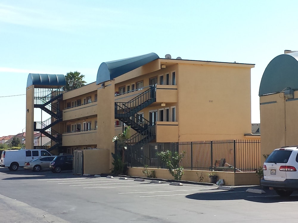 Travelodge by Wyndham San Diego SeaWorld 32/35
