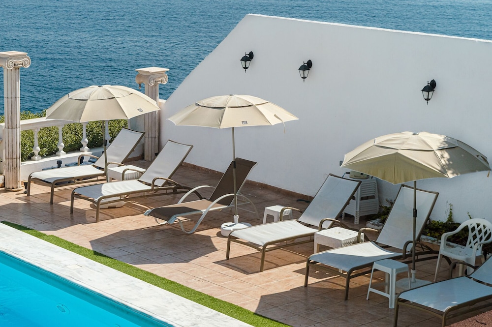Hotel-Mistral Aegina 35/50