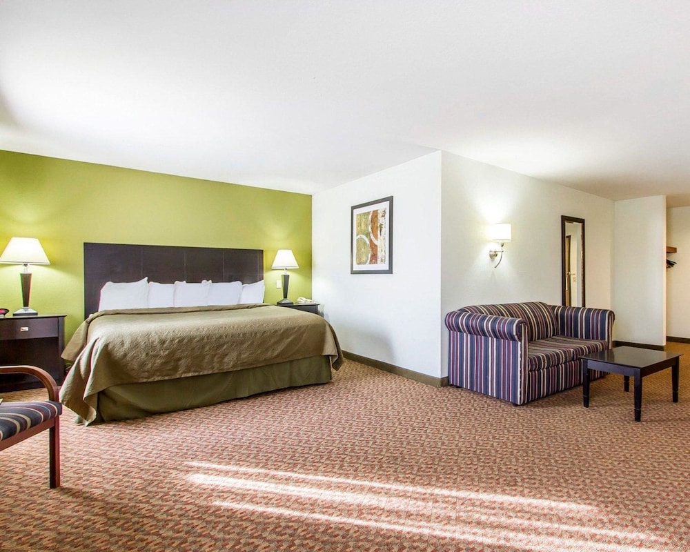 Quality Inn Pontiac 23/52