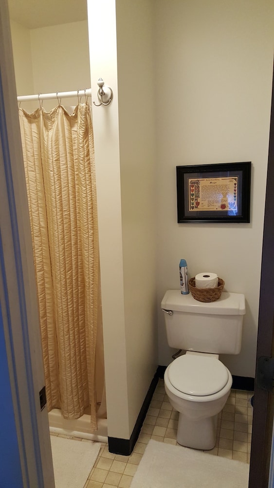 Woodstock Inn B&B 45/50