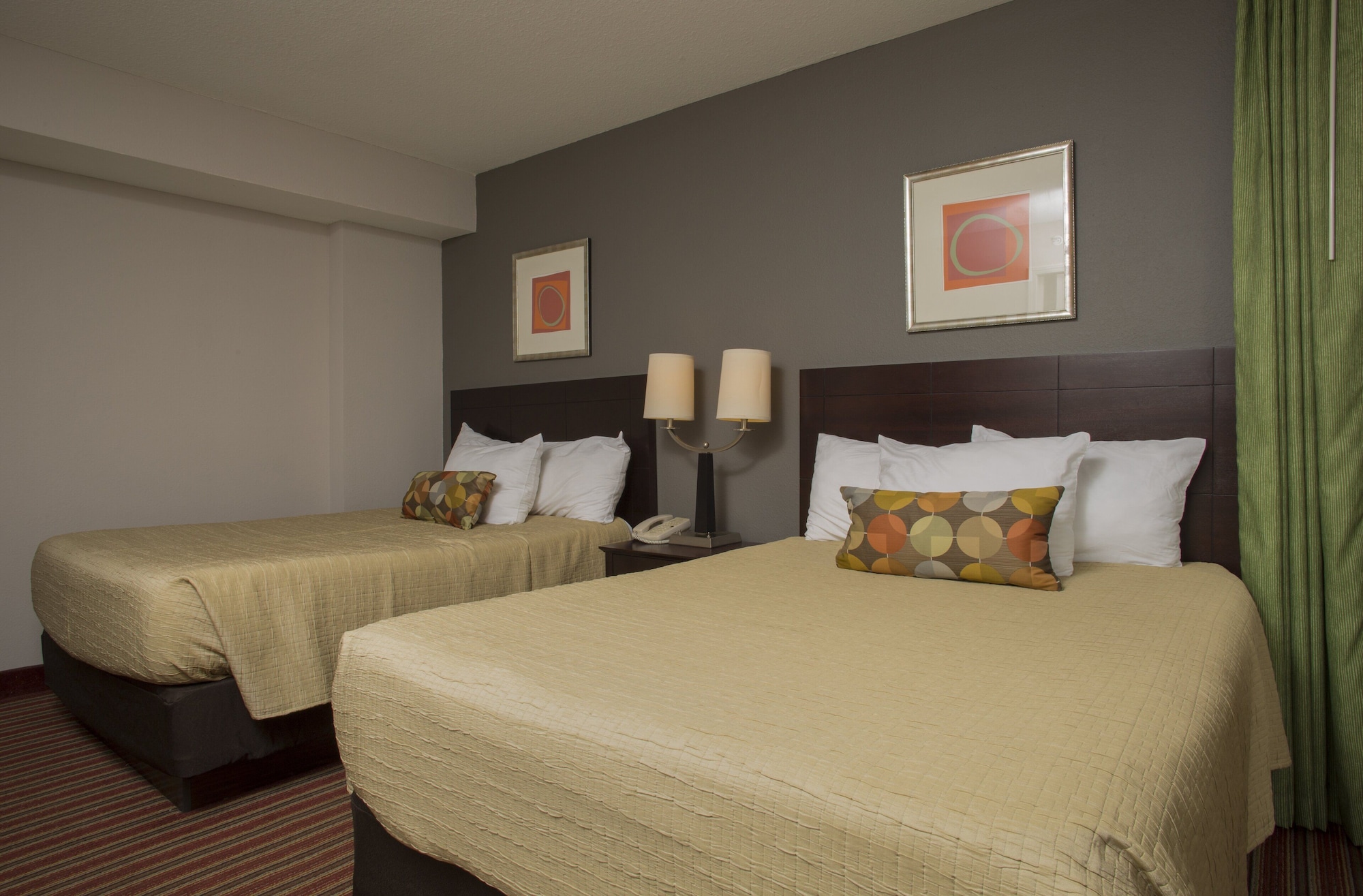 2 BEDROOMS, CONDO, TOWER, STANDARD, PARTIAL OCEAN VIEW, TOWER TWO