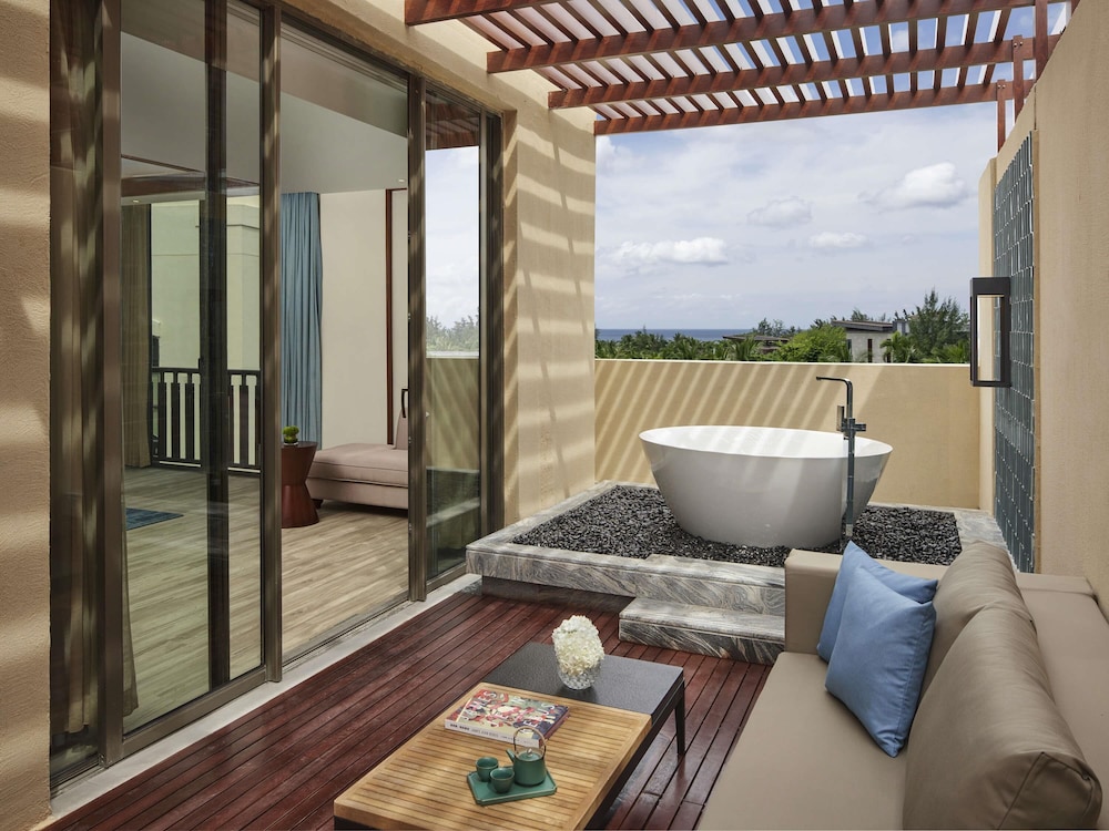Fairmont Sanya Haitang Bay 53/73